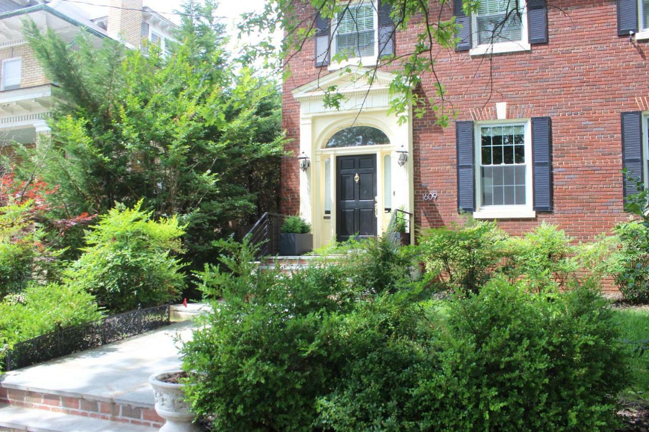 Comfy Basement Home 2 Bdrm1Den 3Queen Beds Washington Exteriör bild